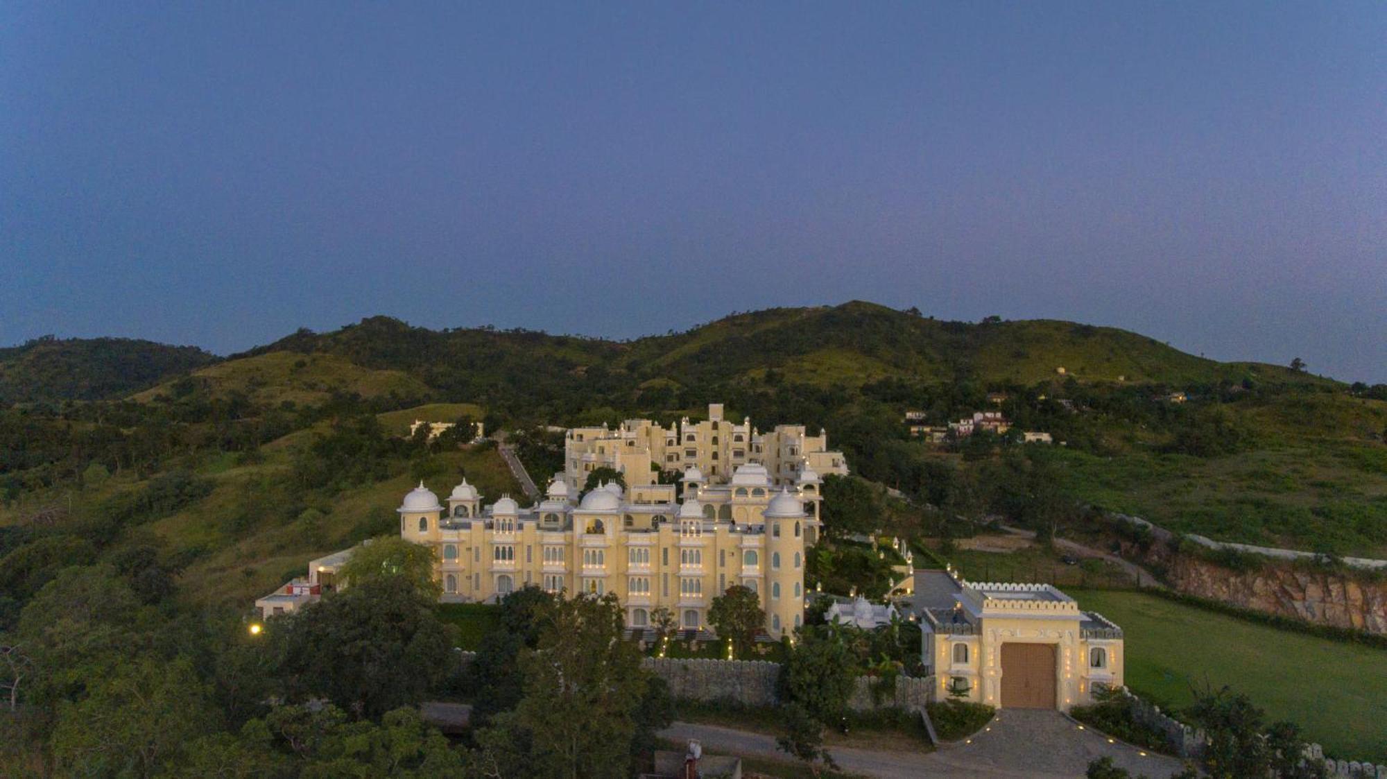 The Everest Hill Resort Кумбалгарх Екстериор снимка