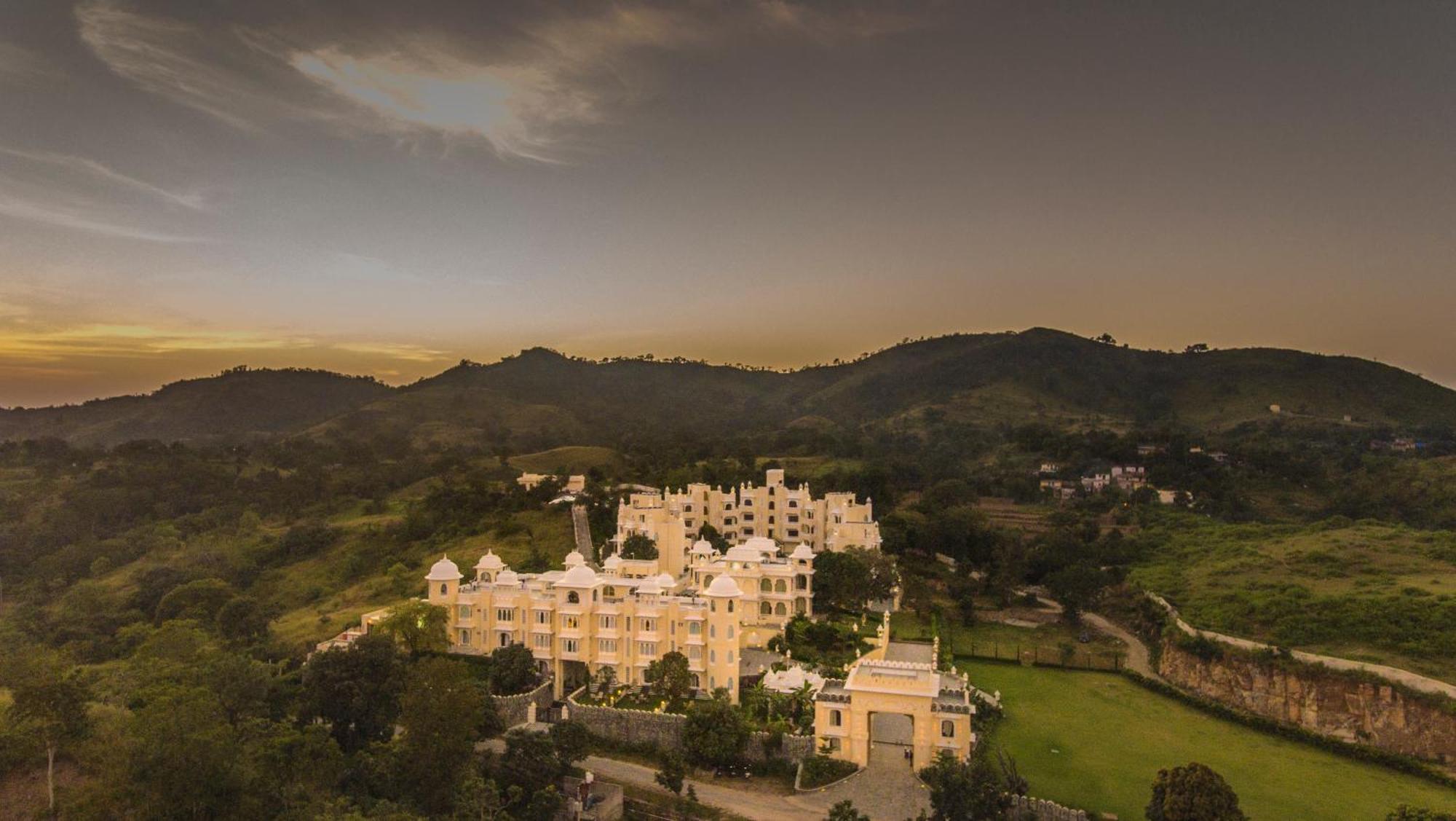 The Everest Hill Resort Кумбалгарх Екстериор снимка